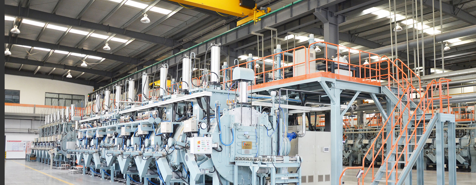  橡膠磁是由鐵氧體磁粉混合橡膠原料而制成之復合材料，成品由擠壓或軋制制成。由于材料本身可塑性高，制成品或半成品均可隨意刀切、打孔、縱切和裱上其他物料，且不易退磁，有良好的防腐蝕性，由于原料來源豐富，所以價格低廉。主要分為同性橡膠磁和異性橡膠磁兩大類。同性橡膠磁磁性較弱，主要應用于冰箱磁貼，印刷制品，及宣傳推廣類用品。而異性橡膠磁具有較高的磁性能，故大量應用在微型馬達及磁性玩具等領域。